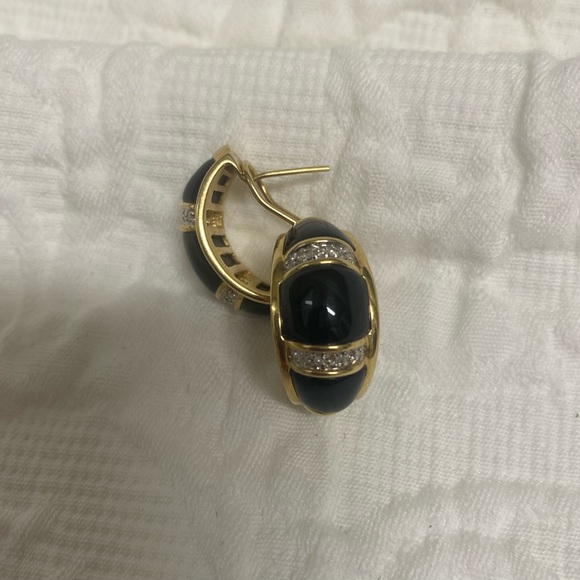 Black onyx and diamond chip earrings. - Picture 1 of 6
